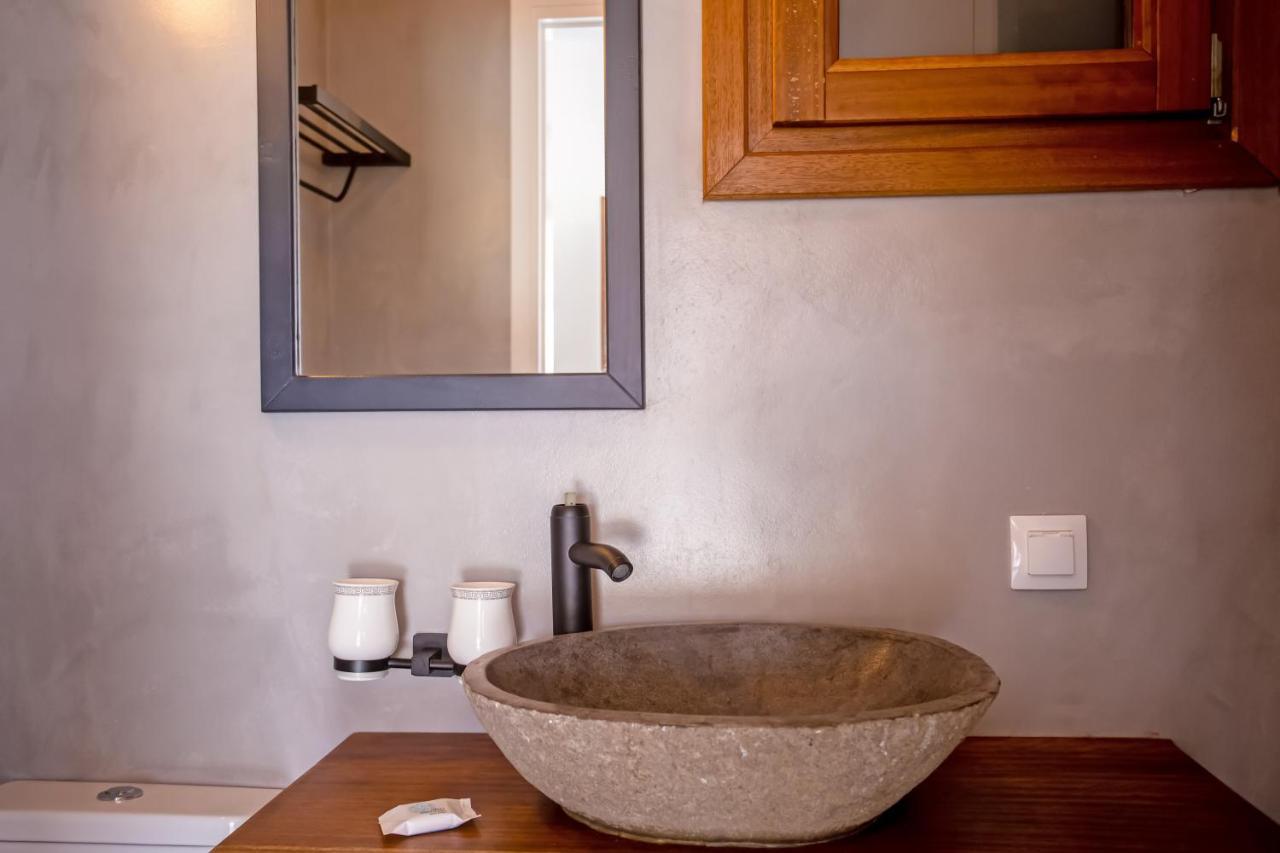 Terra White Seaview Pool Apartments & Suites Mykonos Town ภายนอก รูปภาพ