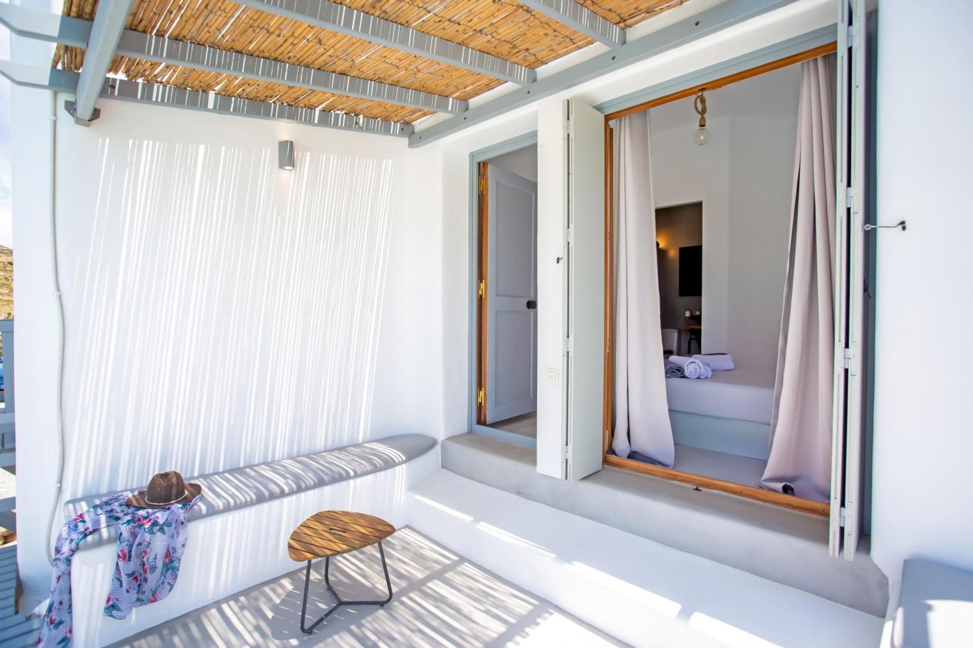 Terra White Seaview Pool Apartments & Suites Mykonos Town ภายนอก รูปภาพ